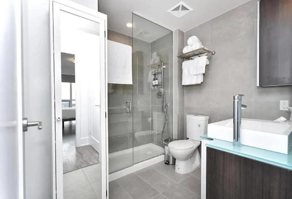 Metropolis Loft Apartment Toronto