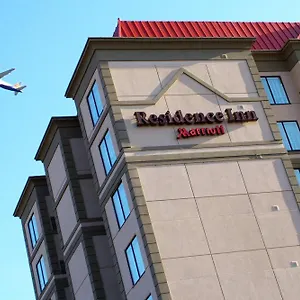 3* Hotel By Marriott Airport