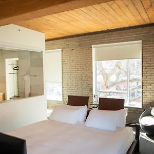 Ocho Hotel